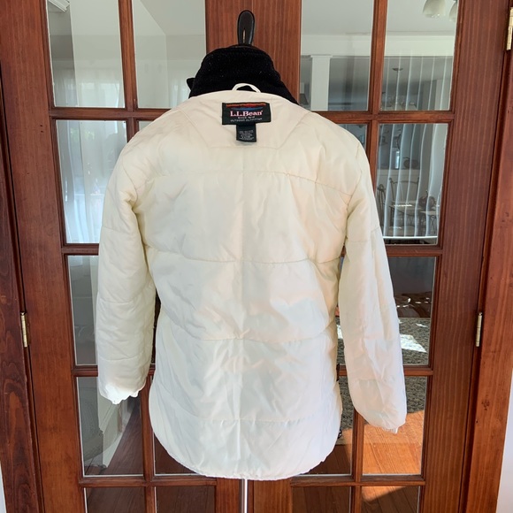 L.L. Beans Woman’s Winter Coat - Picture 12 of 13